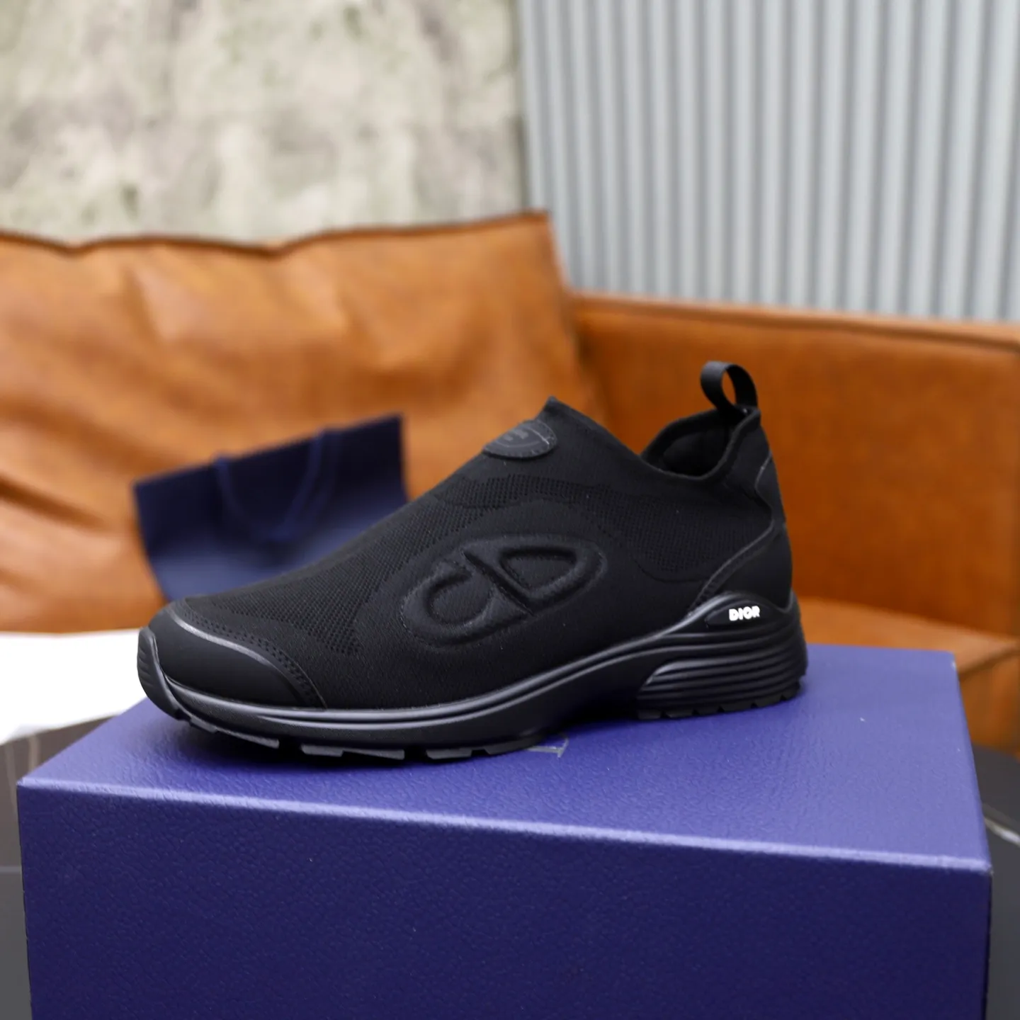 Ex-factory price: 520💰Dior B30’s latest hot model is shipped, the original version is manufactured 1:1 ▪️ Fabric: Original customized fly weave ▪️ Lining: Imported breathable mesh ▪️ Sole: Original molded non-slip outsole ▪️ Size: 38-46 (45 and 46 are custom-made and cannot be returned or exchanged)